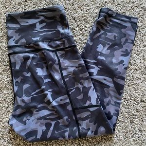 ZYIA Black Camo Metallic Pocket LNT Hi-Rise Capri